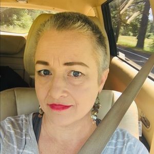 Meet your Posher, Lorie